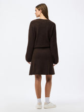 Ladda upp bild till gallerivisning, model_shot-back