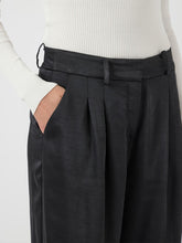 Ladda upp bild till gallerivisning, model_shot-detail