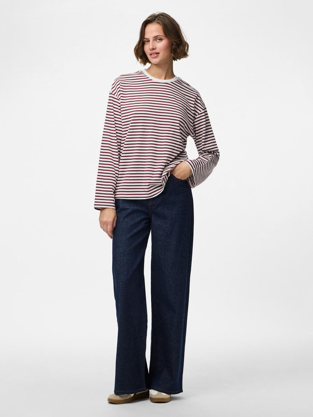 model_shot-front_full