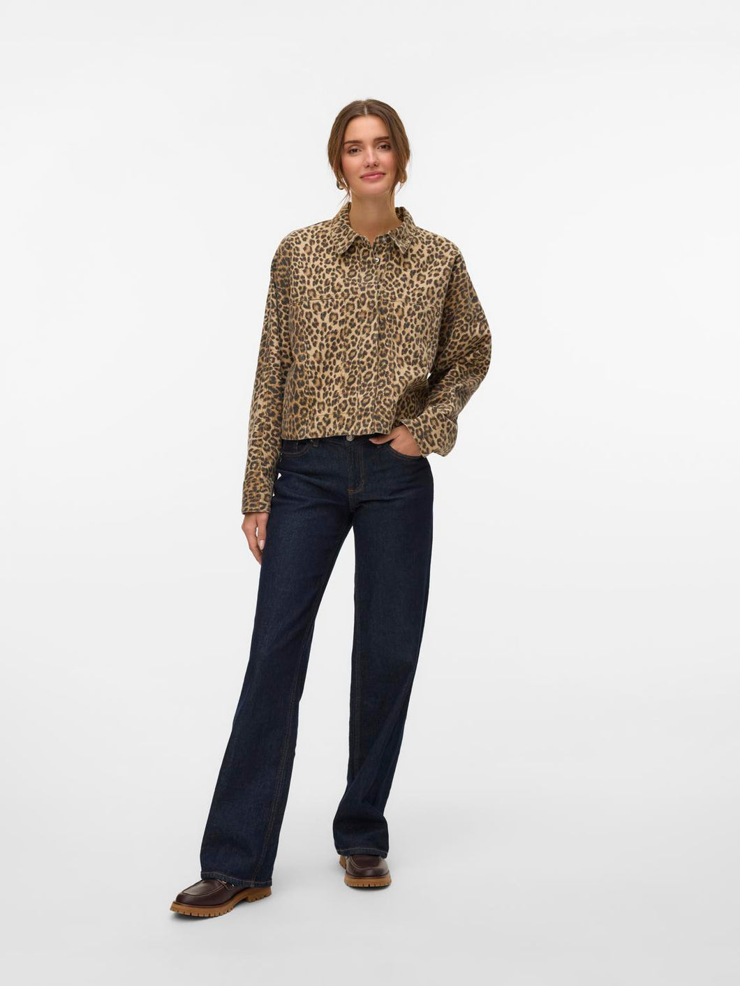 model_shot-front_full