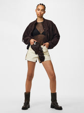 Ladda upp bild till gallerivisning, model_shot-creative
