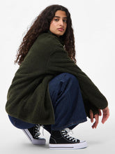 Ladda upp bild till gallerivisning, model_shot-creative

