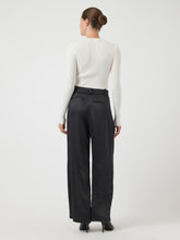 Ladda upp bild till gallerivisning, model_shot-back
