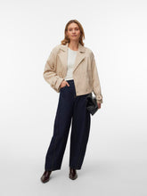 Ladda upp bild till gallerivisning, model_shot-front
