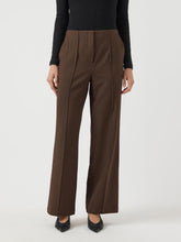 Ladda upp bild till gallerivisning, model_shot-front
