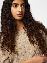 Ladda upp bild till gallerivisning, model_shot-creative
