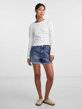 Ladda upp bild till gallerivisning, PCALISA T-Shirts &amp; Tops - Bright White
