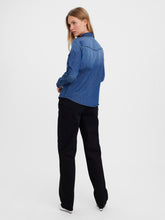 Ladda upp bild till gallerivisning, VMMARIA Shirts - Medium Blue Denim
